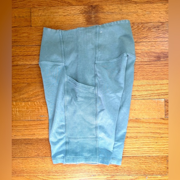 Aerie High Rise Olive Green Biker Shorts Women’s S - Picture 5 of 6